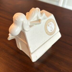 Snoopy Peanuts Hallmark Collectible Neutral white salt and pepper shaker set EUC
